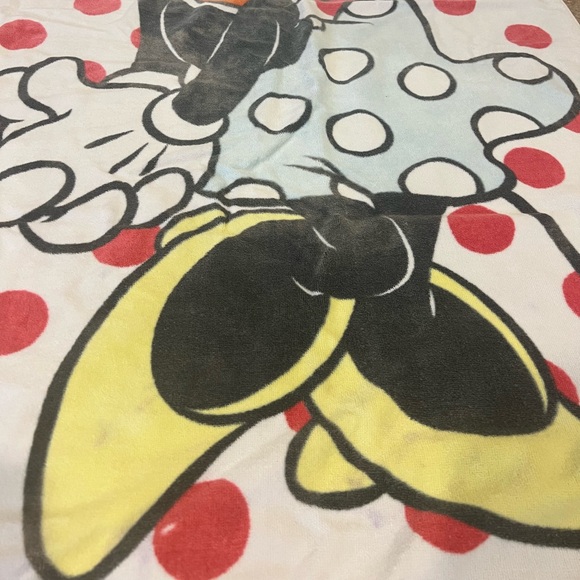 Vintage Disney Store Minnie Mouse Beach Towel - Picture 3 of 6